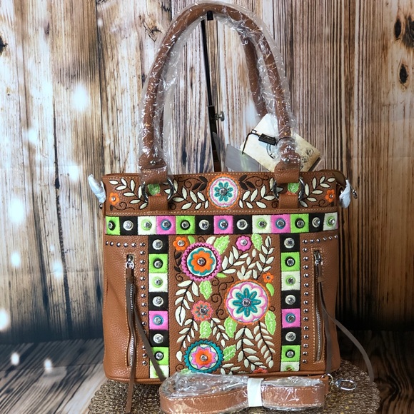 Montana West Handbags - Montana West Embroidered Concealed Carry Tote